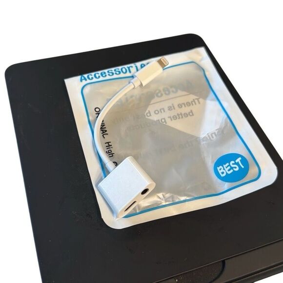 Headphone Splinter Adapter Dongle Apple AirMax iPad iPhone - Picture 1 of 6